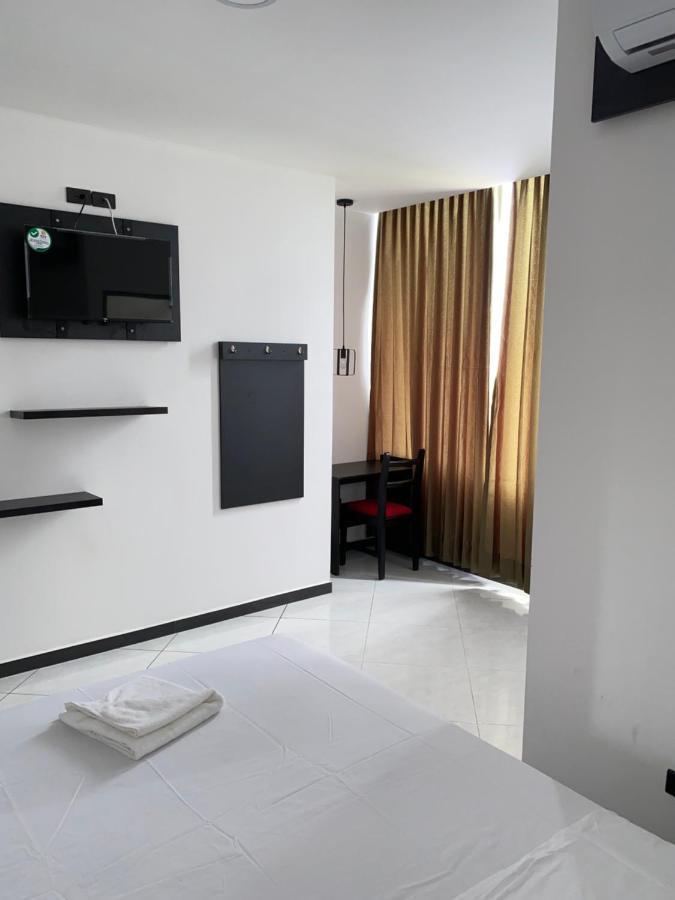 Bryss Hotel Санто-Домінґо-де-лос-Колорадос Екстер'єр фото